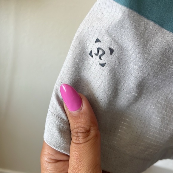 Lululemon‎ - Namaste at the Beach Short 8" - Picture 6 of 6